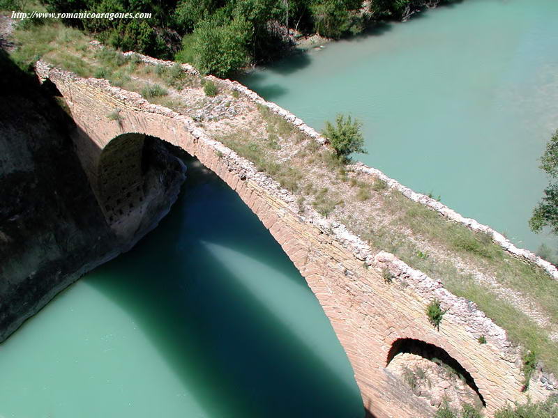 OLVENA. PUENTE DEL DIABLO, JUNTO AL ACTUAL PUENTE DE ACCESO (ELIMINADO CON MEDIOS DIGITALES)